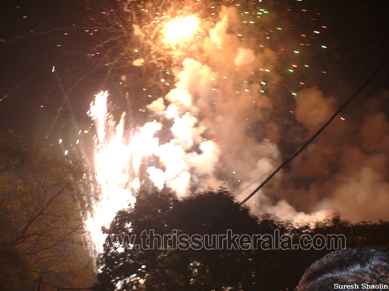 thrissur-pooram-2011- (111)